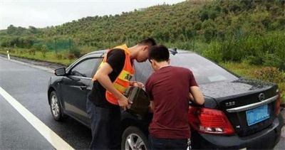 沅江永福道路救援